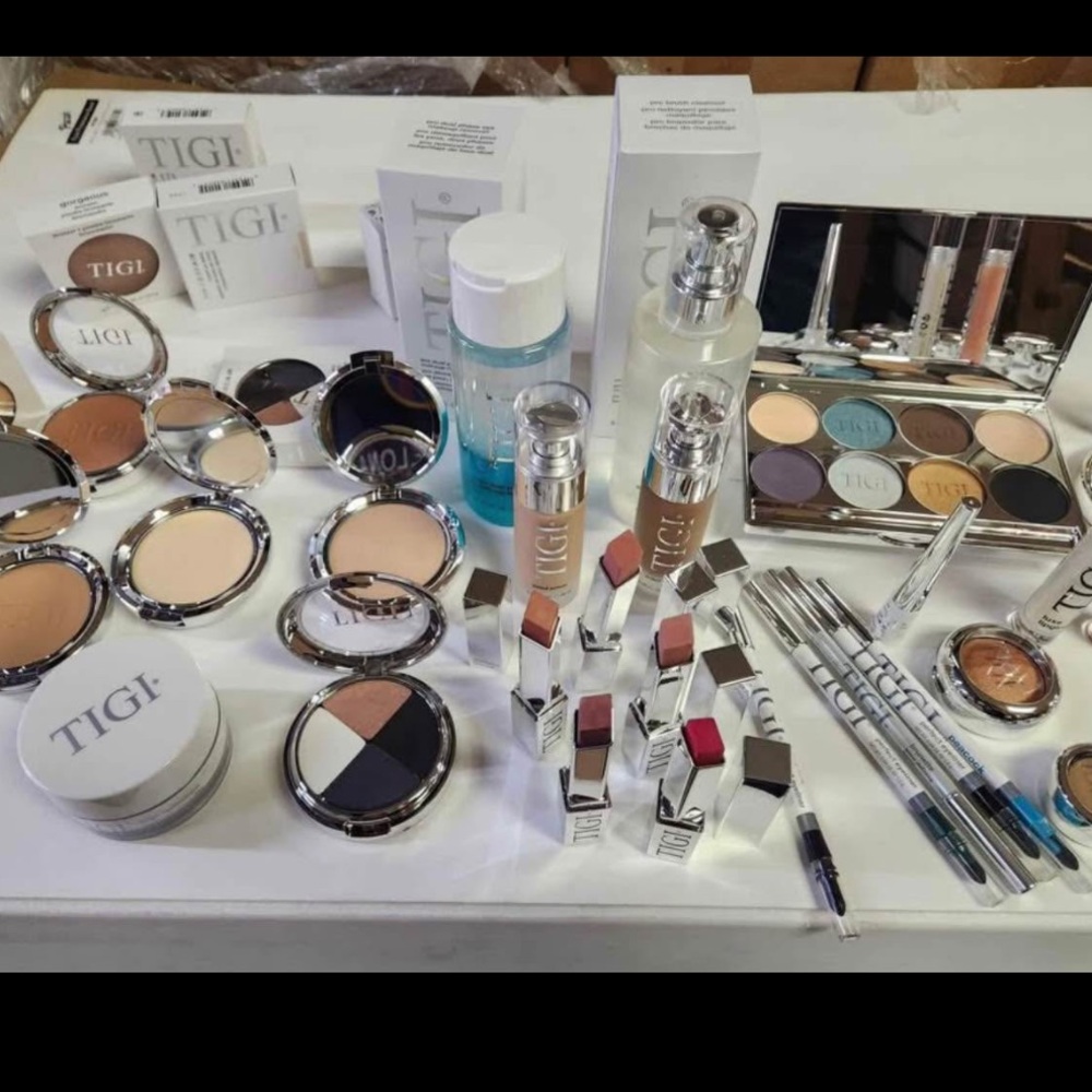 (10 items) TIGI Cosmetics Reseller Box – Mixed Lot of Beauty Favorites